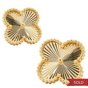 18K Saudi Solid Gold 3.2 grams Stud Earrings